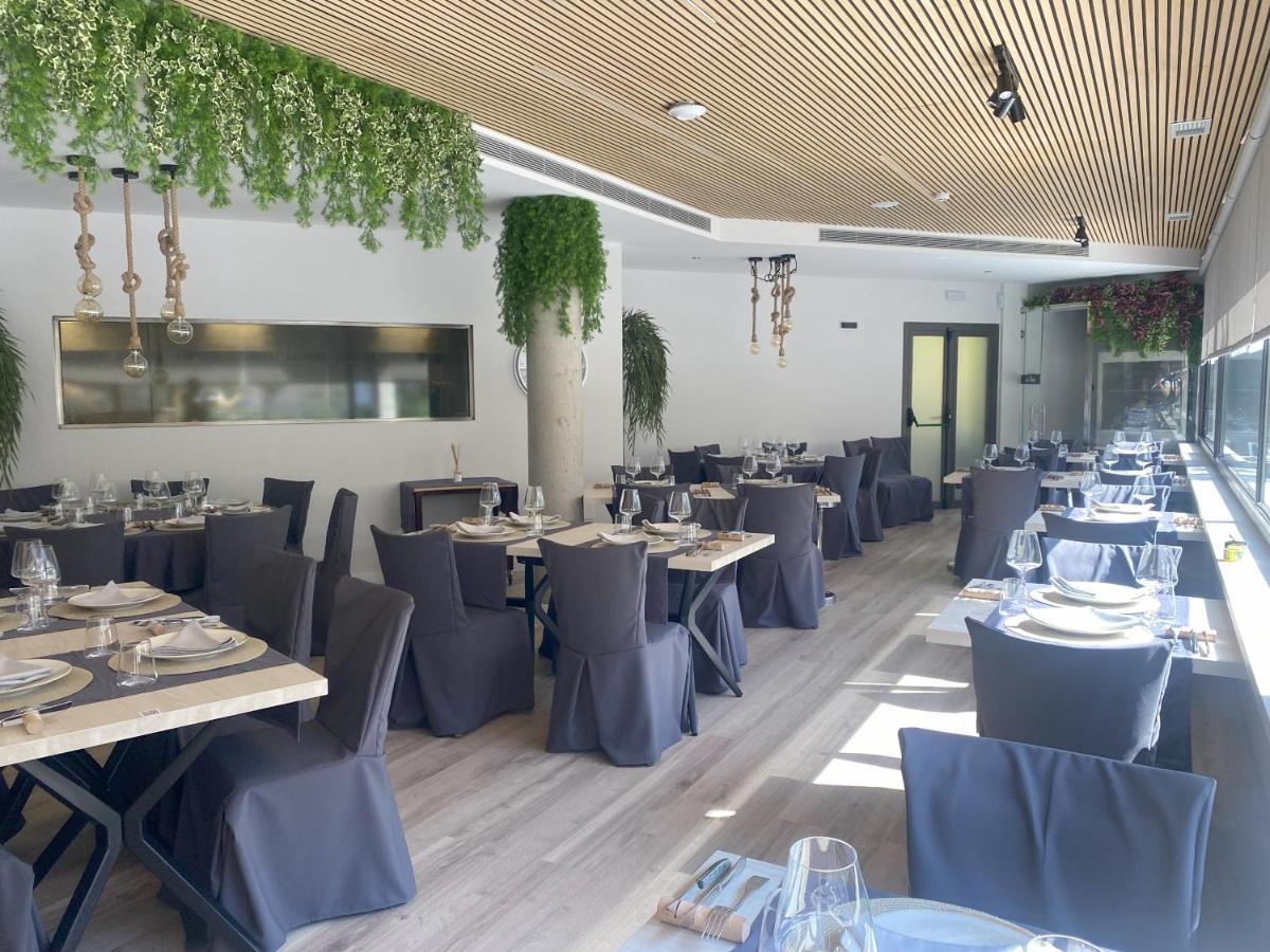 Hotel Palau De Girona Sant Julià De Ramis Buitenkant foto