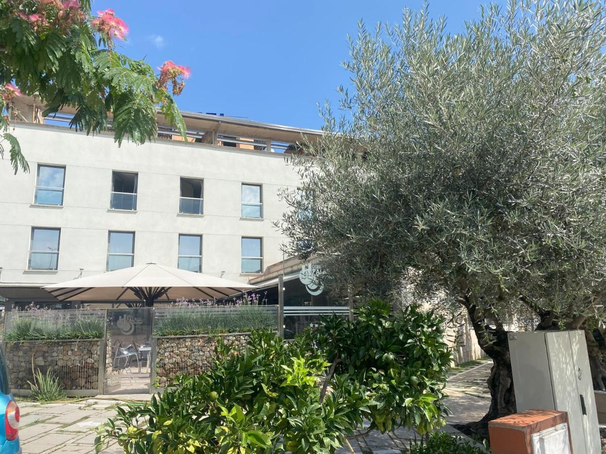 Hotel Palau De Girona Sant Julià De Ramis Buitenkant foto