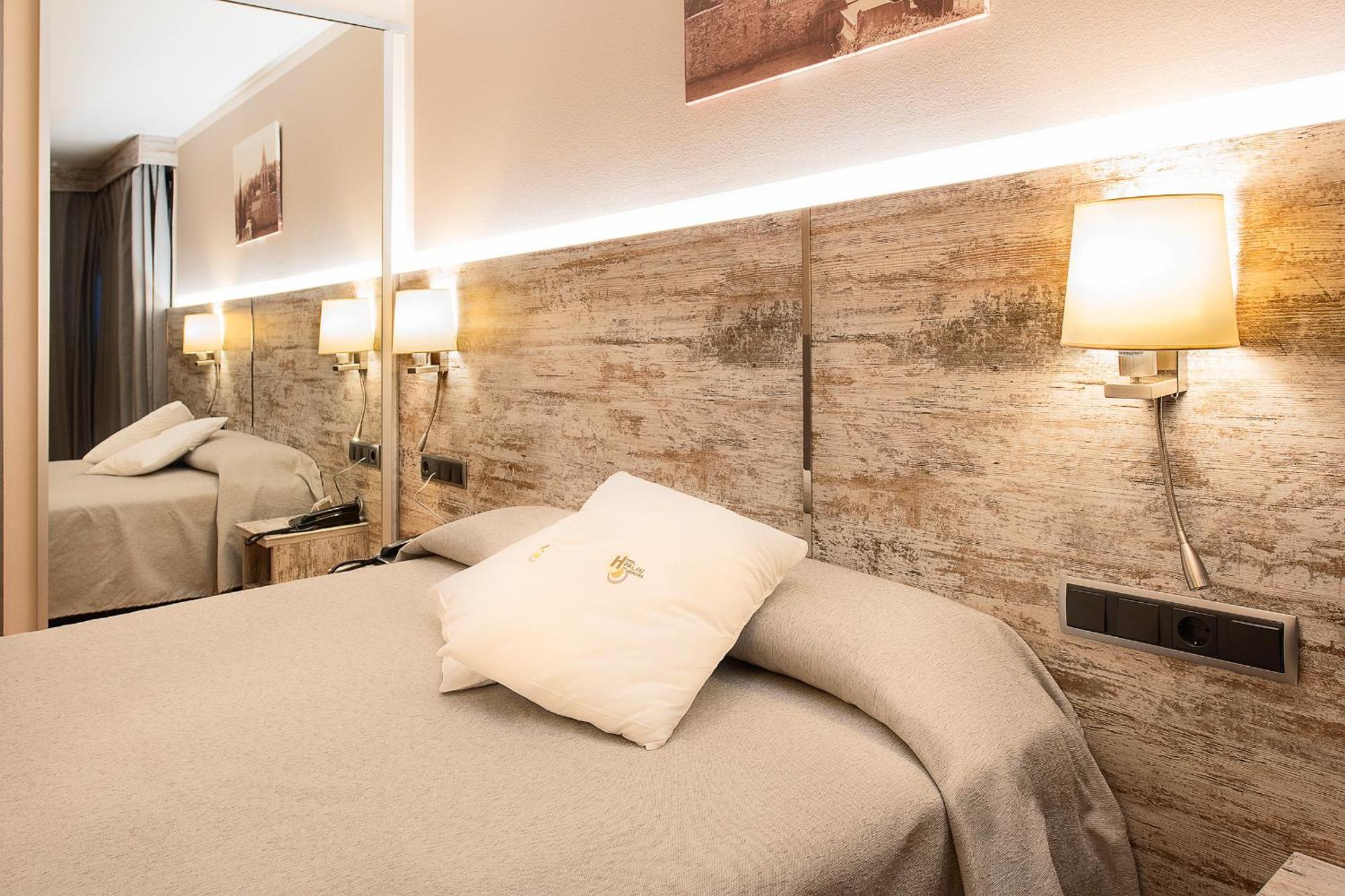 Hotel Palau De Girona Sant Julià De Ramis Buitenkant foto