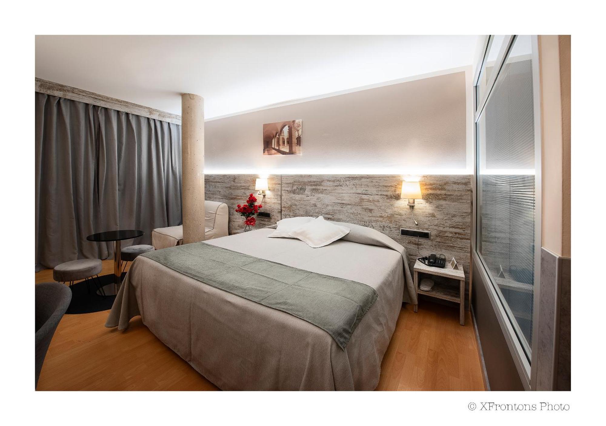 Hotel Palau De Girona Sant Julià De Ramis Buitenkant foto