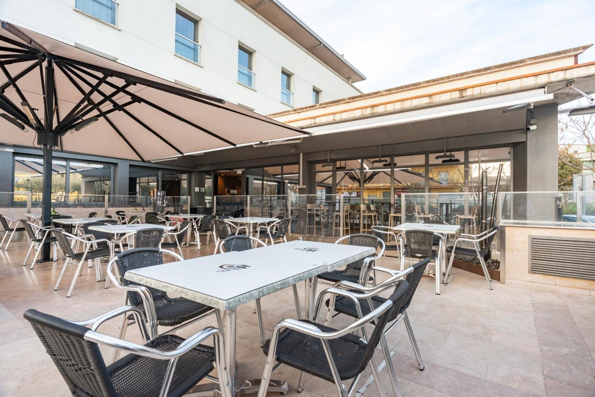 Hotel Palau De Girona Sant Julià De Ramis Buitenkant foto